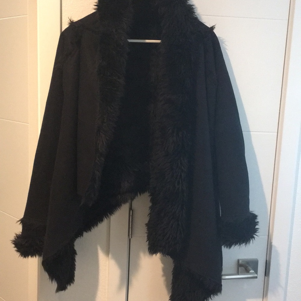 Rare UNIF Chelsea faux shearling coat xs